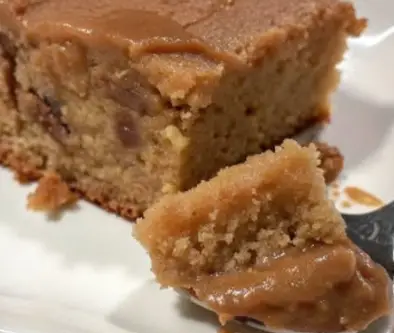 Gâteau Pouding au Caramel et Dattes